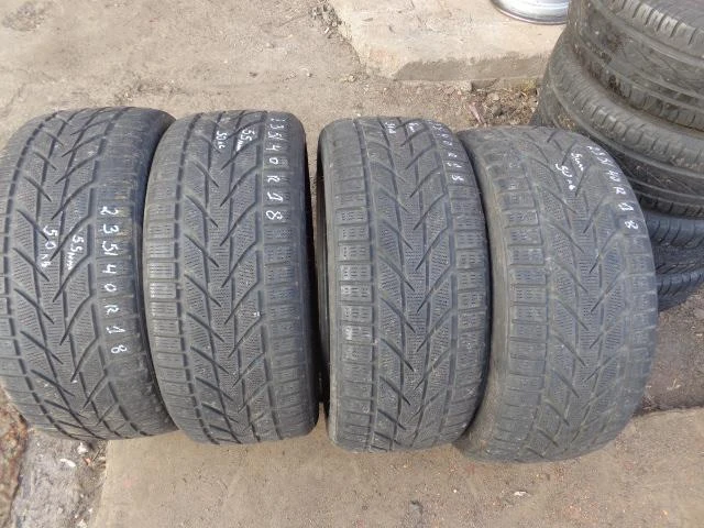 Гуми Зимни 235/40R18, снимка 14 - Гуми и джанти - 16826962