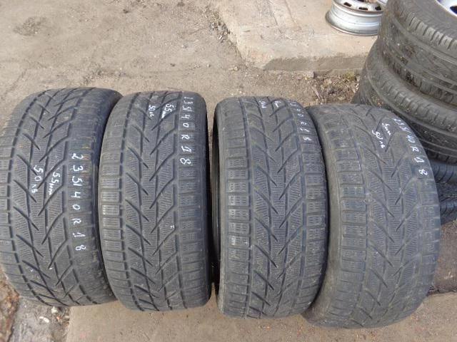 Гуми Зимни 235/40R18, снимка 15 - Гуми и джанти - 16826962