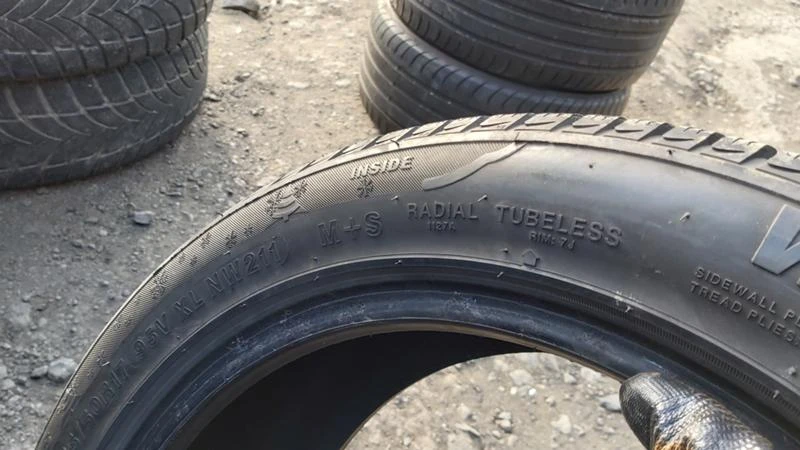 Гуми Зимни 215/50R17, снимка 10 - Гуми и джанти - 27723683