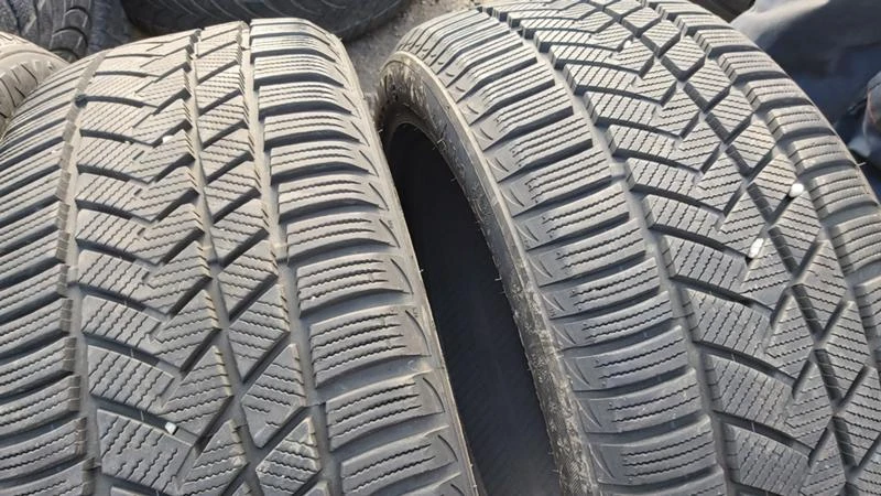 Гуми Зимни 215/50R17, снимка 4 - Гуми и джанти - 27723683