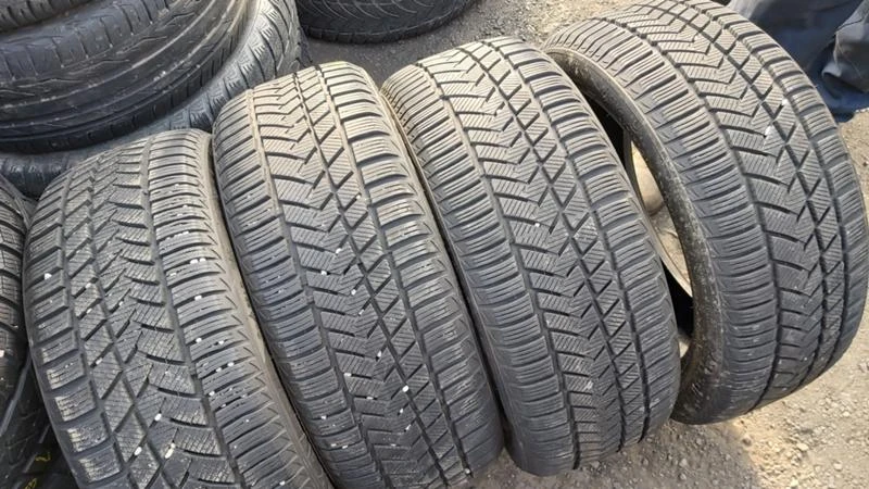 Гуми Зимни 215/50R17, снимка 2 - Гуми и джанти - 27723683