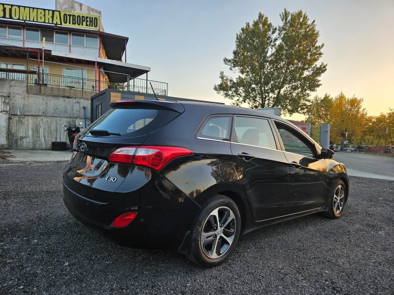 Hyundai I30 1.6CRDI E6, снимка 3 - Автомобили и джипове - 47721066