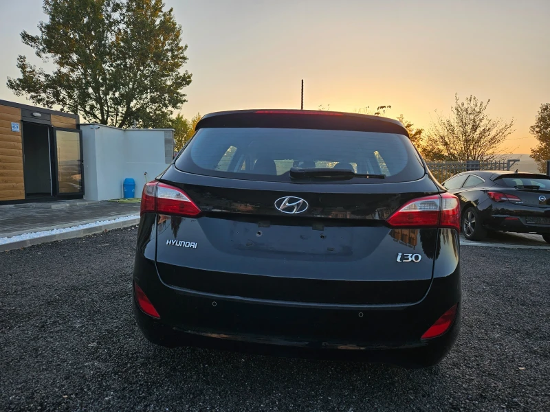 Hyundai I30 1.6CRDI E6, снимка 4 - Автомобили и джипове - 47721066