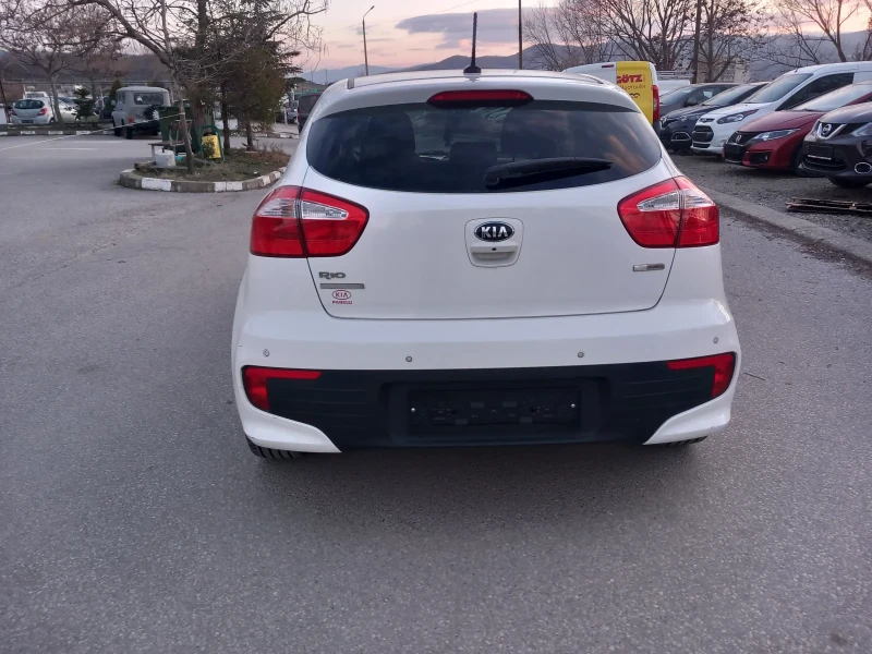 Kia Rio 1.4 90 kc navi kamera evro 6в, снимка 4 - Автомобили и джипове - 49021390