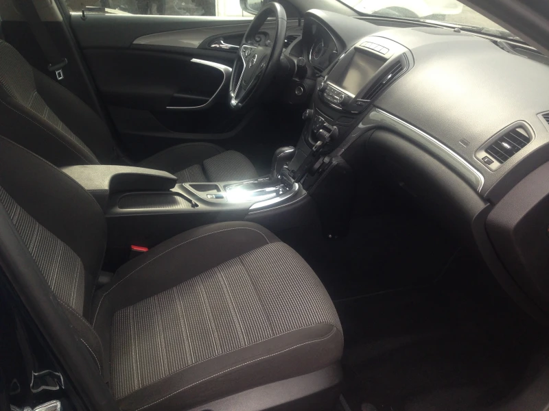Opel Insignia FACE/LED1.6CDti/136/Automat/NAVI/SportsTourer/Eur6, снимка 3 - Автомобили и джипове - 49680895