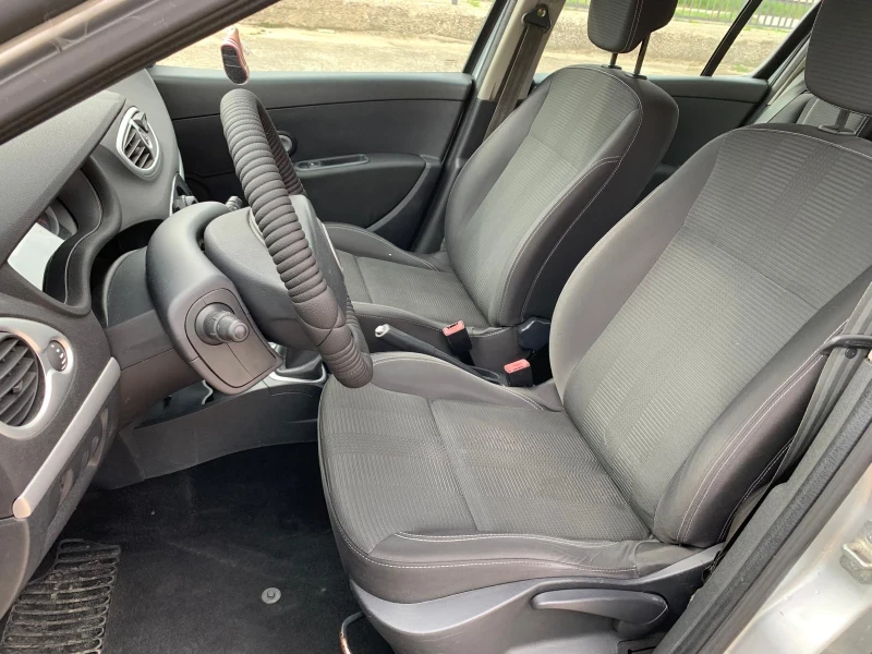 Renault Clio 1.5 DCI 50kW Климатик, снимка 13 - Автомобили и джипове - 50477009