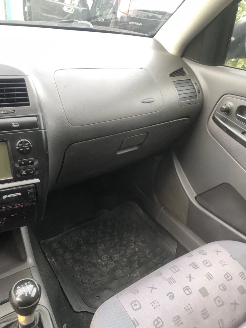 Seat Ibiza, снимка 11 - Автомобили и джипове - 52353817