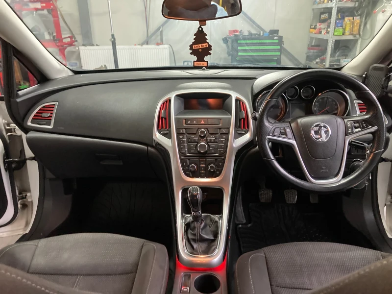 Opel Astra J SRI, снимка 5 - Автомобили и джипове - 52838333