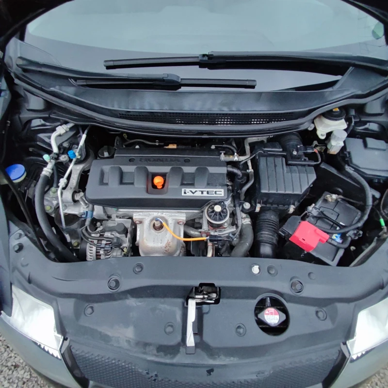 Honda Civic 1.8 i* VTEC* 140ks* FACELIFT* 125хкм* , снимка 14 - Автомобили и джипове - 52876640