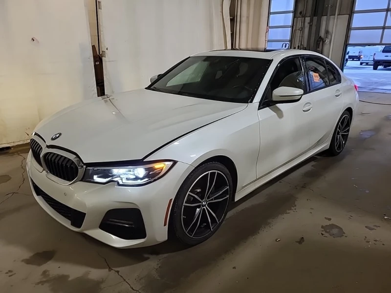 BMW 330 / XDRIVE / AMBIENT / PANO / ДВА КЛЮЧА / CARFAX