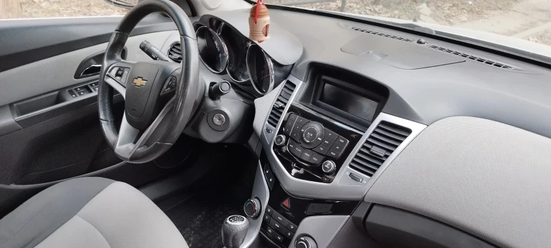 Chevrolet Cruze, снимка 5 - Автомобили и джипове - 53532341