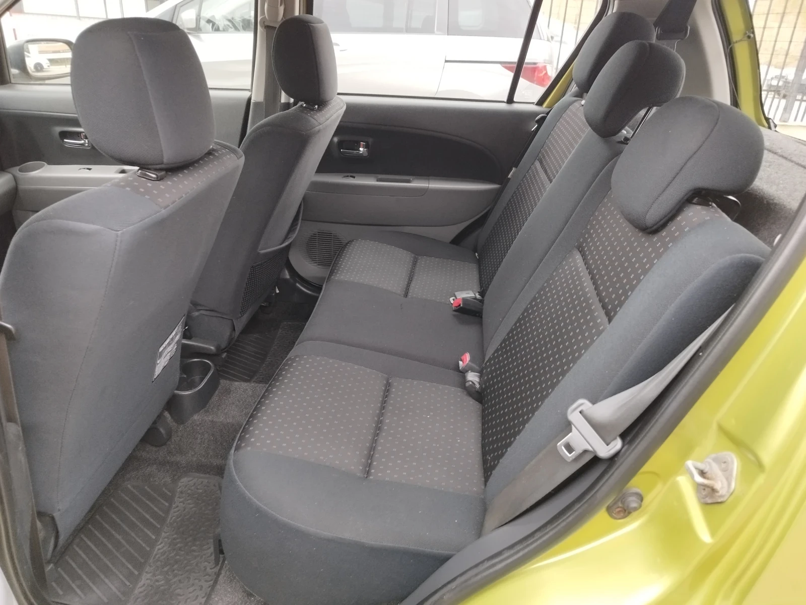 Daihatsu Sirion 1.3i 4х4 - изображение 10