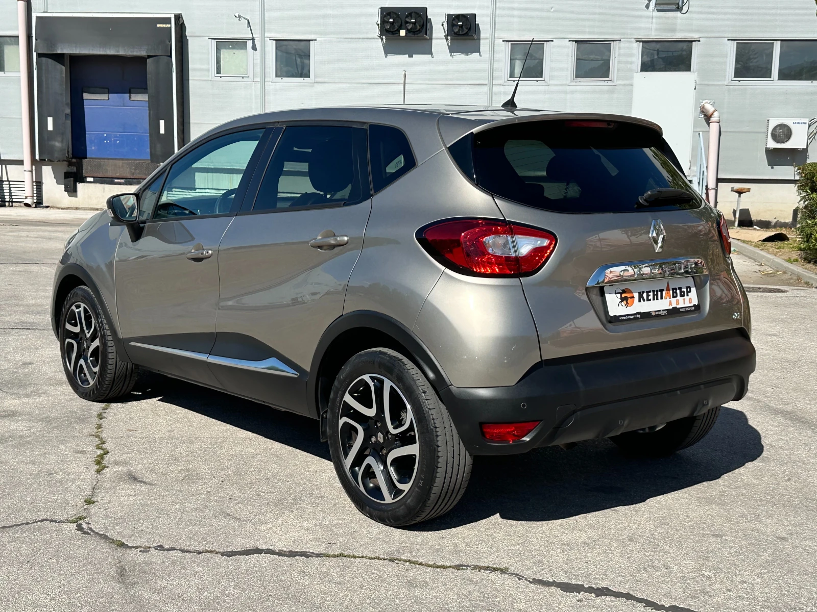 Renault Captur 1.5d 90 к.с. - изображение 3