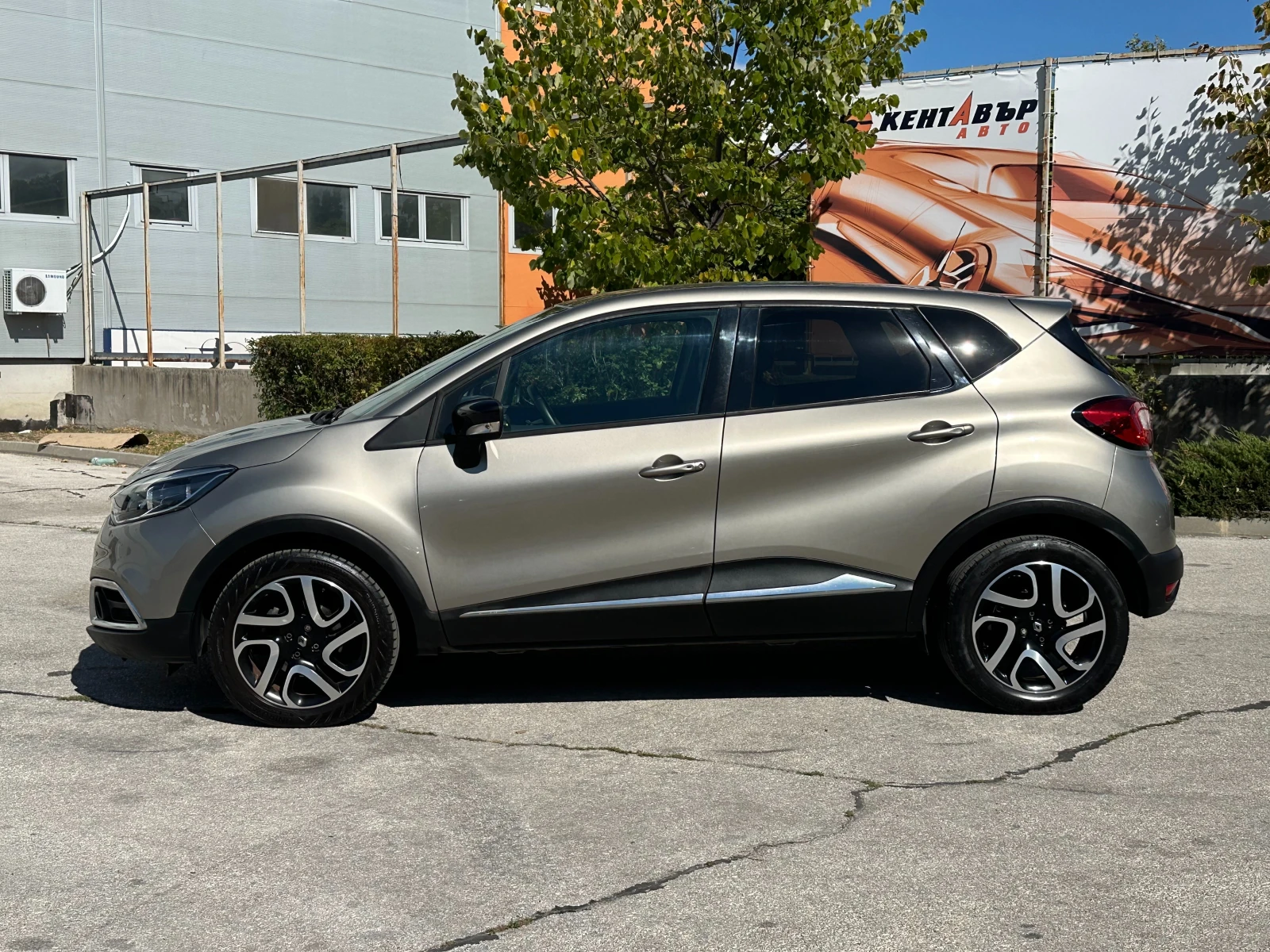 Renault Captur 1.5d 90 к.с. - изображение 2