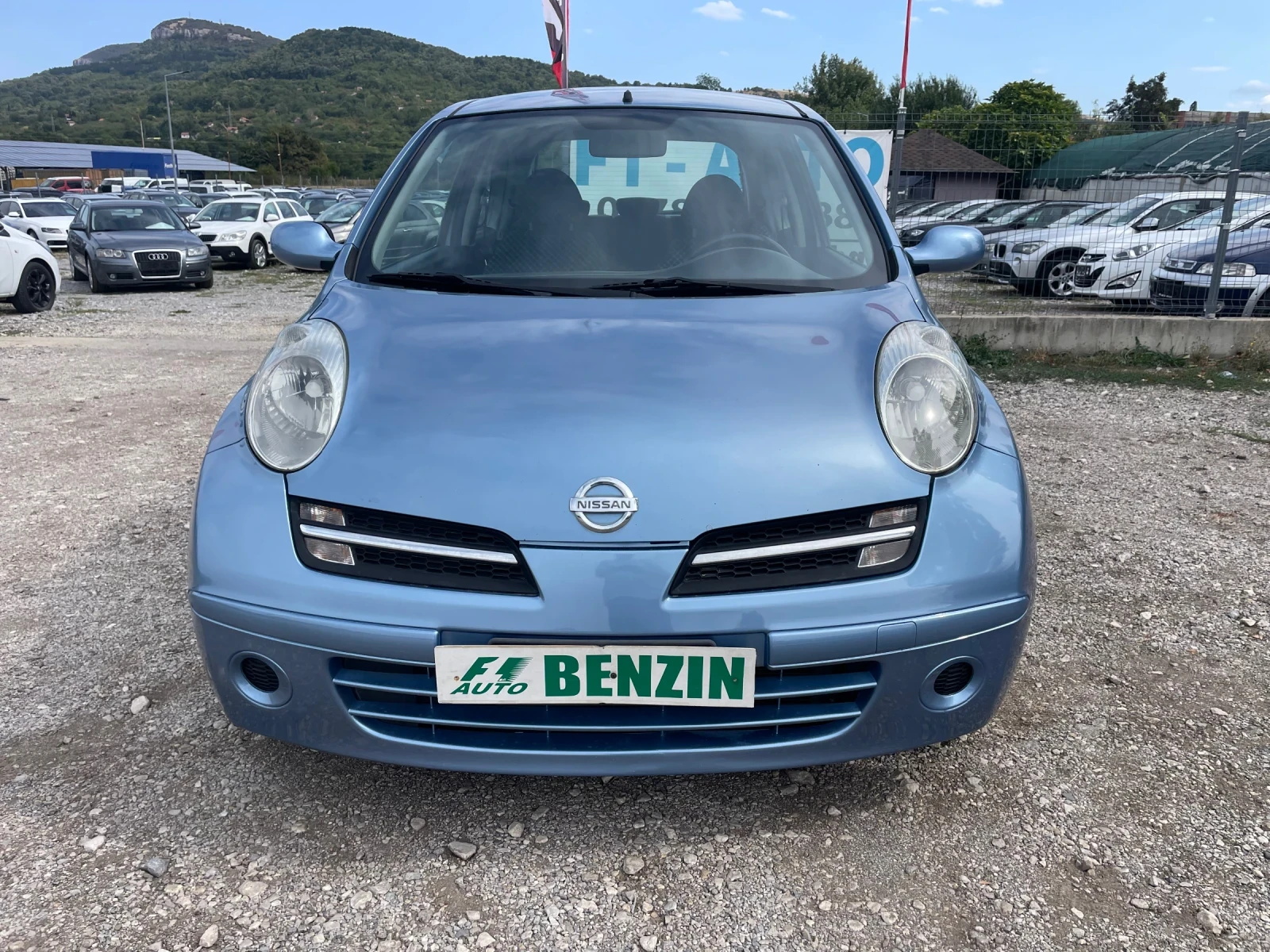 Nissan Micra 1.2i-80-ITALIA - изображение 2