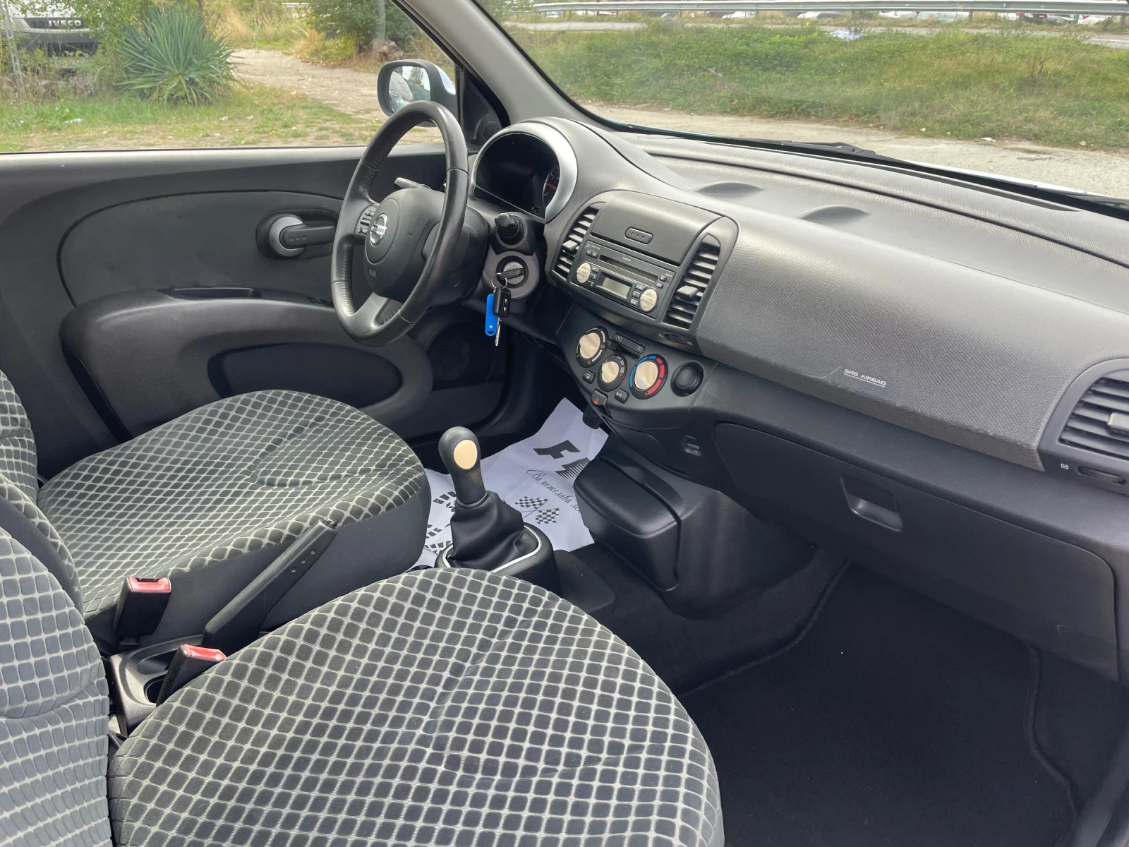 Nissan Micra 1.2i-80-ITALIA - изображение 5