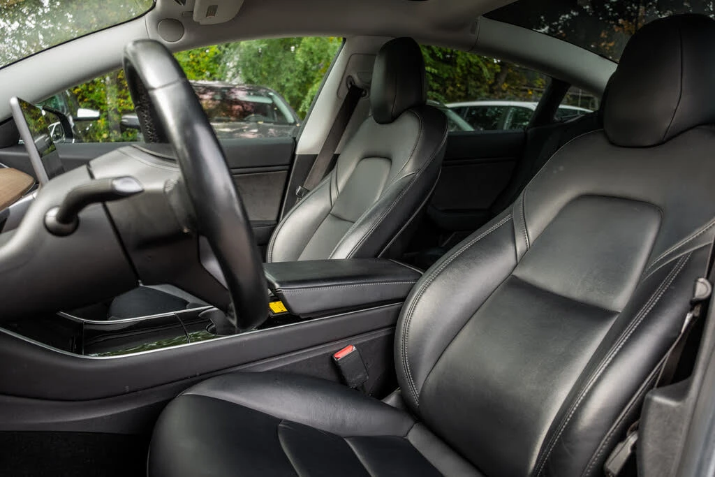 Tesla Model 3 * АВТО КРЕДИТ* ЦЕНА ДО БГ * Сервизна история *  - изображение 7