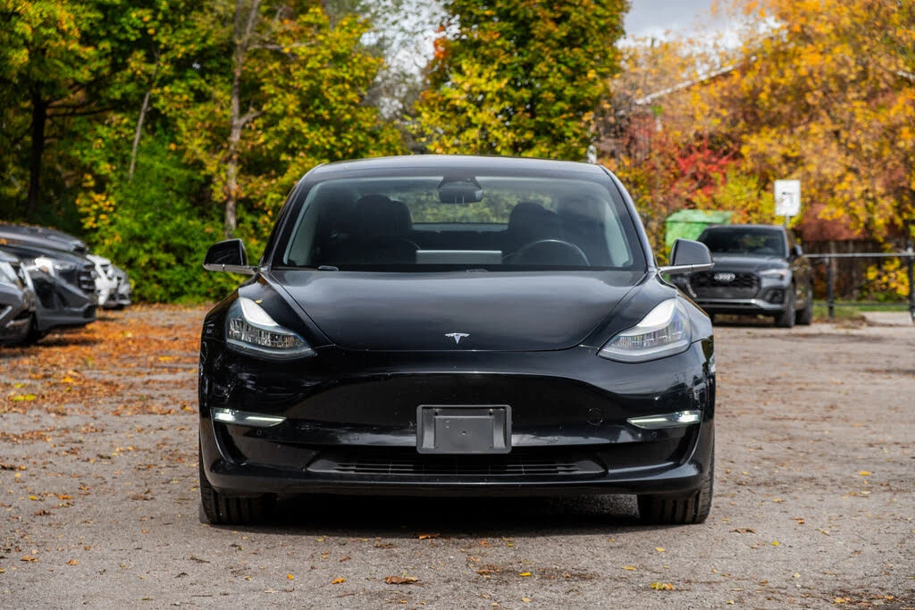 Tesla Model 3 * АВТО КРЕДИТ* ЦЕНА ДО БГ * Сервизна история *  - изображение 3