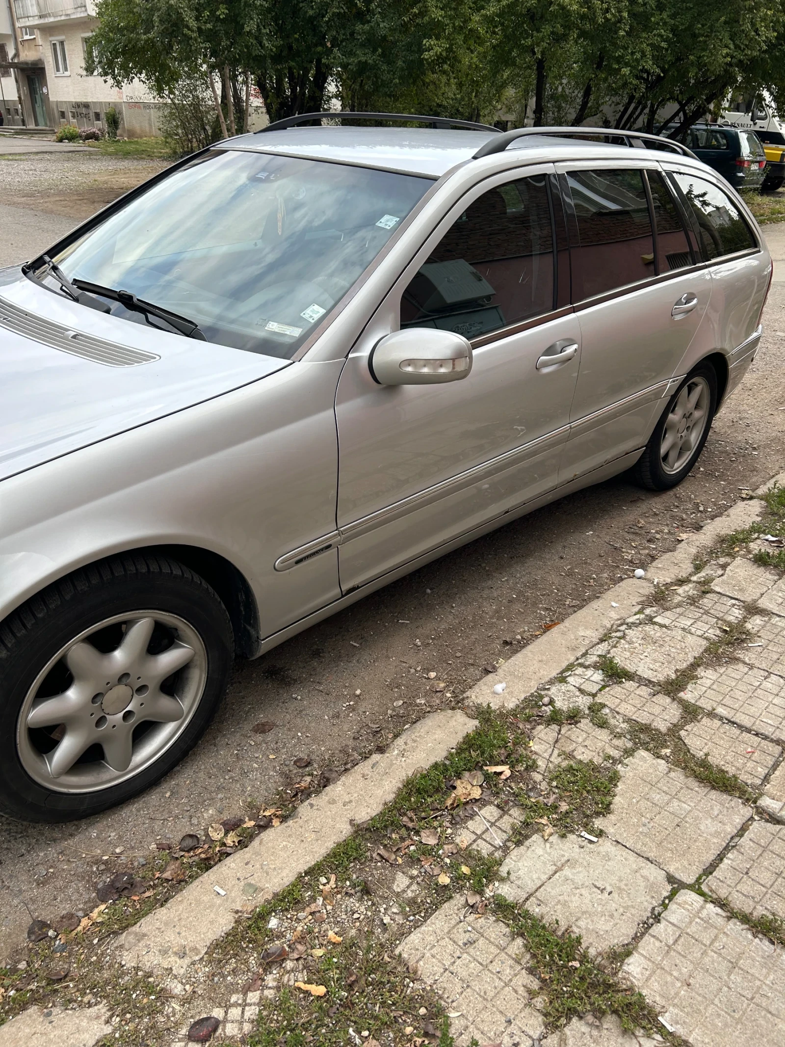 Mercedes-Benz C 320  - изображение 4