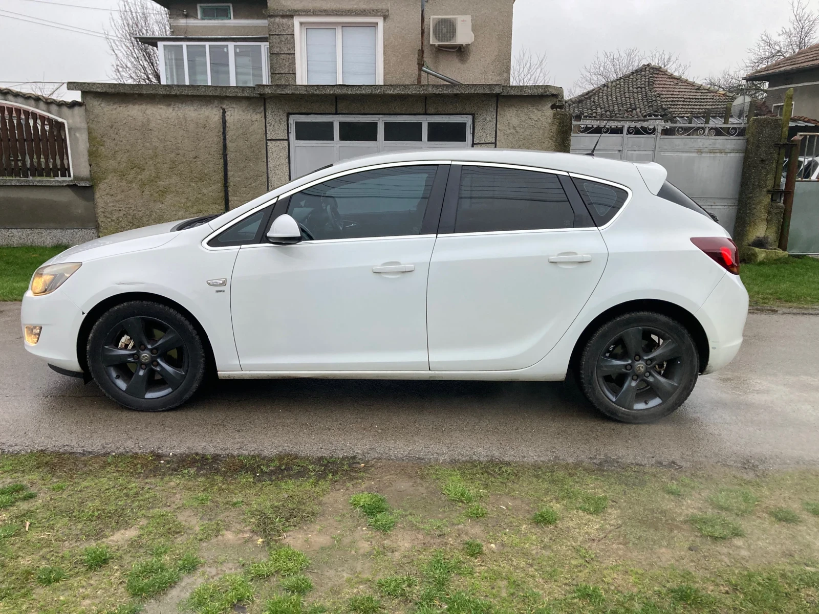 Opel Astra J SRI - изображение 3