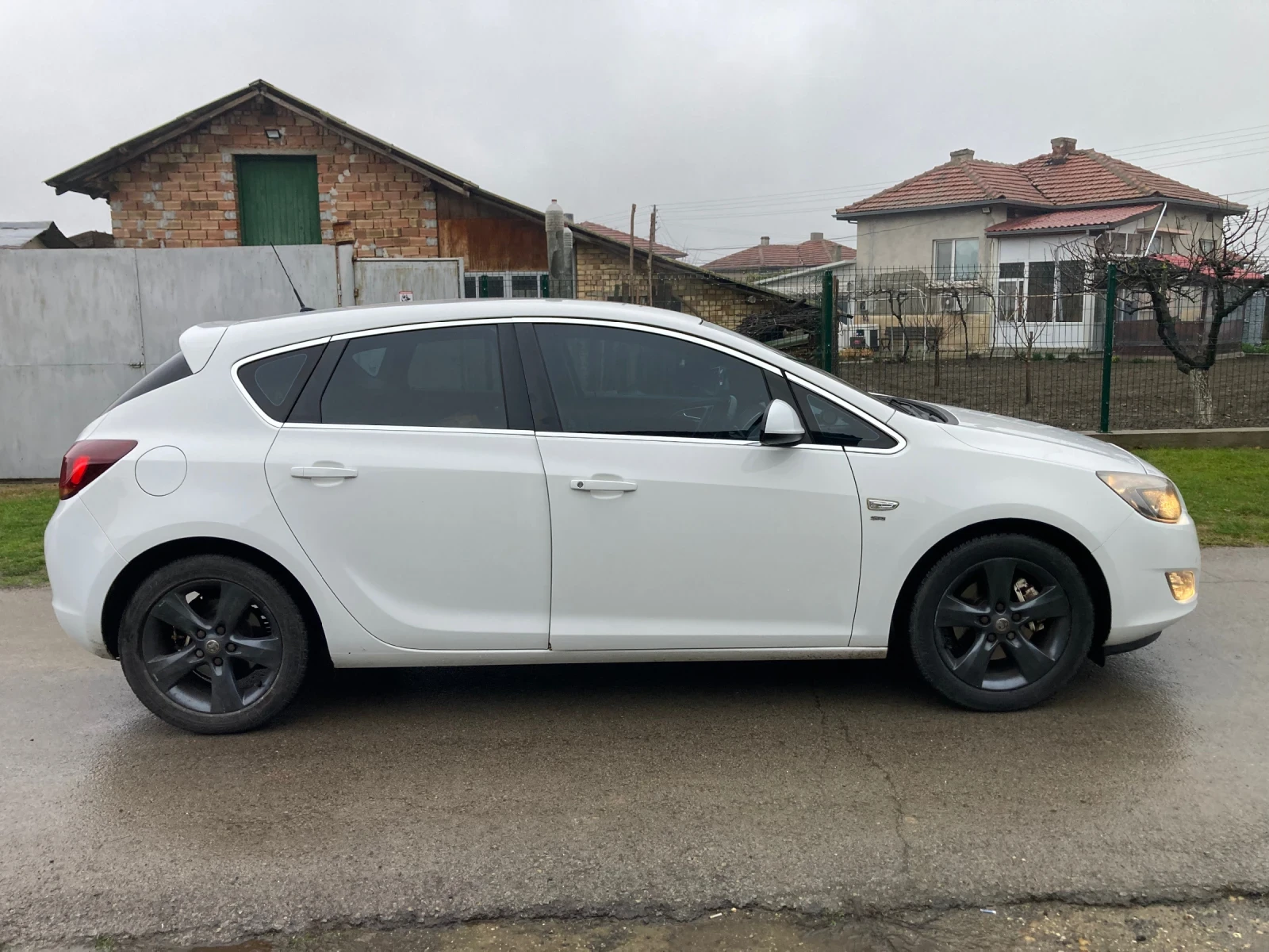 Opel Astra J SRI - изображение 4