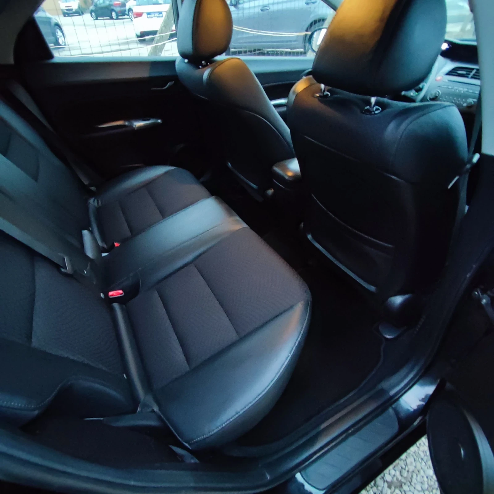 Honda Civic 1.8 i* VTEC* 140ks* FACELIFT* 125���*  | Mobile.bg � ����������� 12