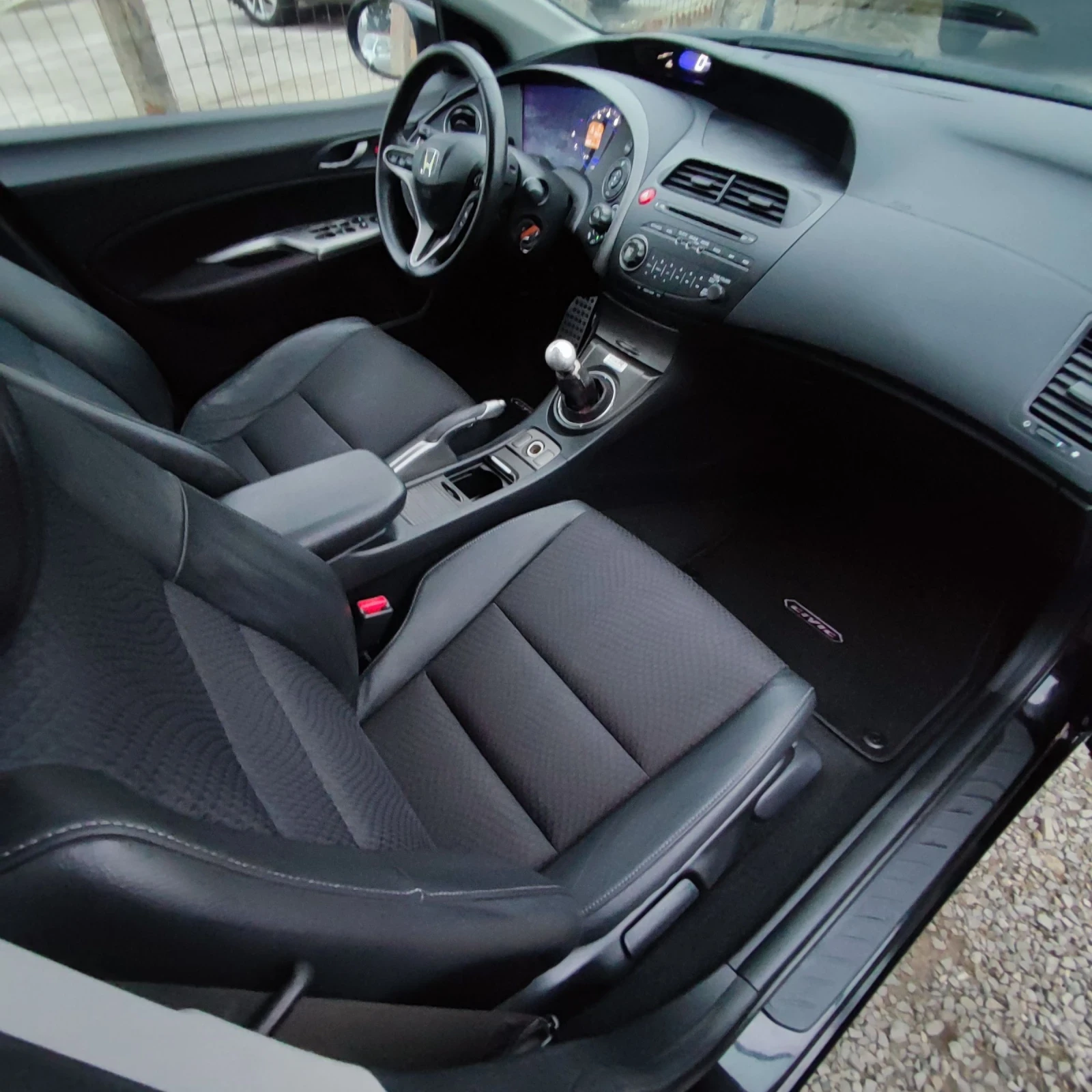 Honda Civic 1.8 i* VTEC* 140ks* FACELIFT* 125хкм*  - изображение 9