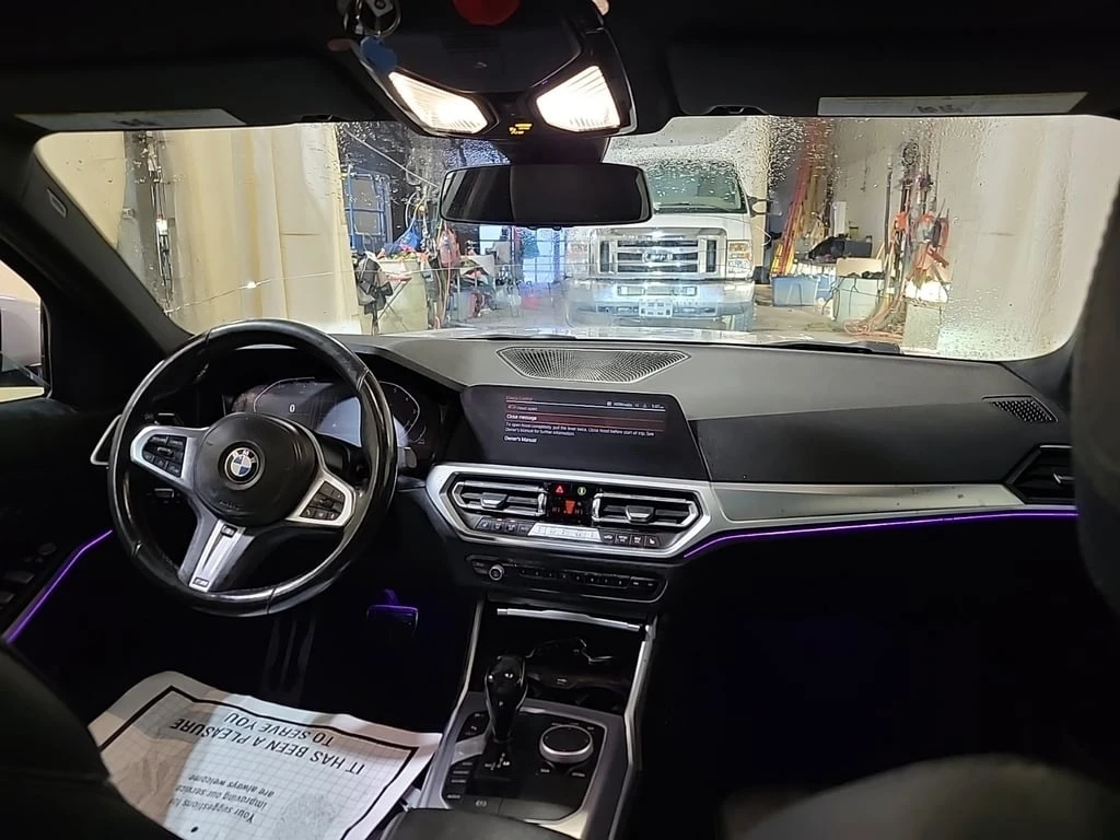 BMW 330 / XDRIVE / AMBIENT / PANO / ДВА КЛЮЧА / CARFAX - изображение 9