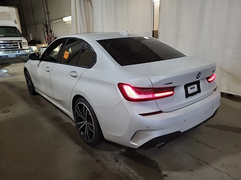 BMW 330 / XDRIVE / AMBIENT / PANO / ДВА КЛЮЧА / CARFAX - изображение 4