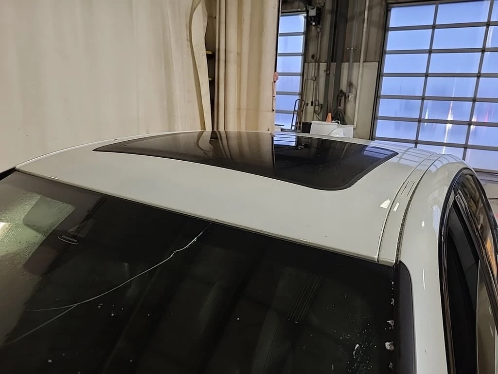 BMW 330 / XDRIVE / AMBIENT / PANO / ДВА КЛЮЧА / CARFAX - изображение 7