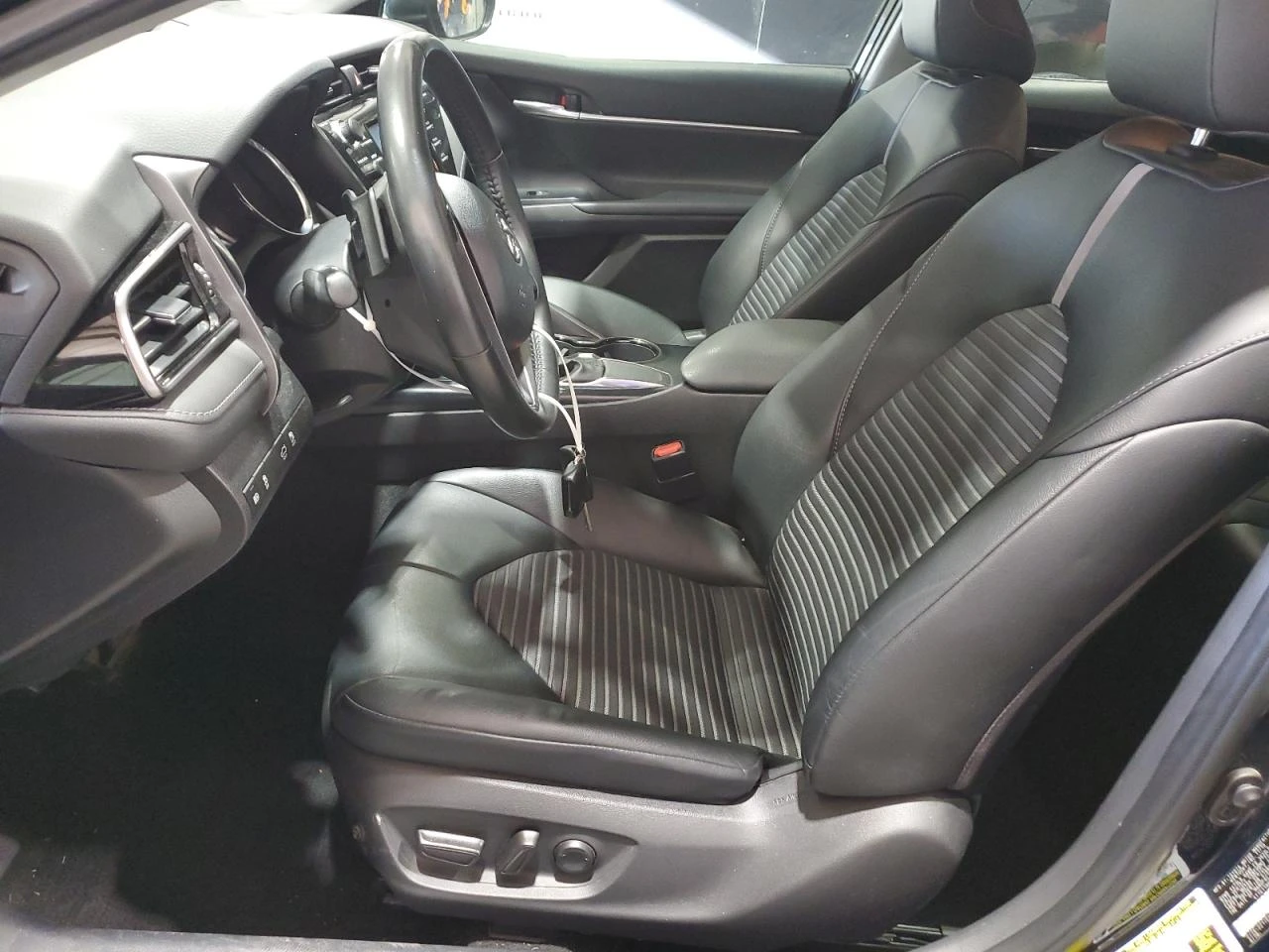 Toyota Camry 2.5l Se - изображение 7