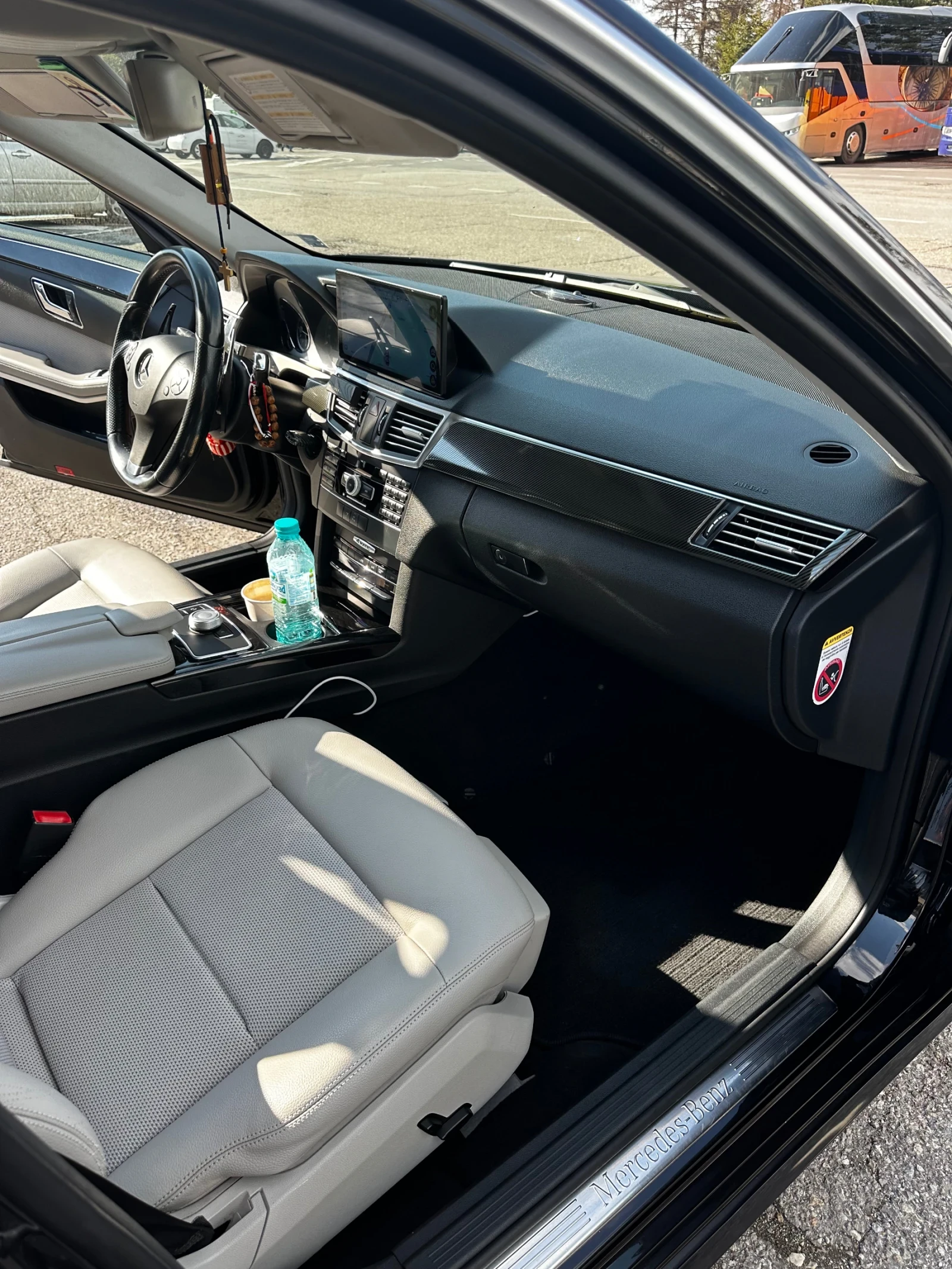 Mercedes-Benz E 350 4x4; CarPlay; Pre-Safe; V6, снимка 15 - Автомобили и джипове - 54238651