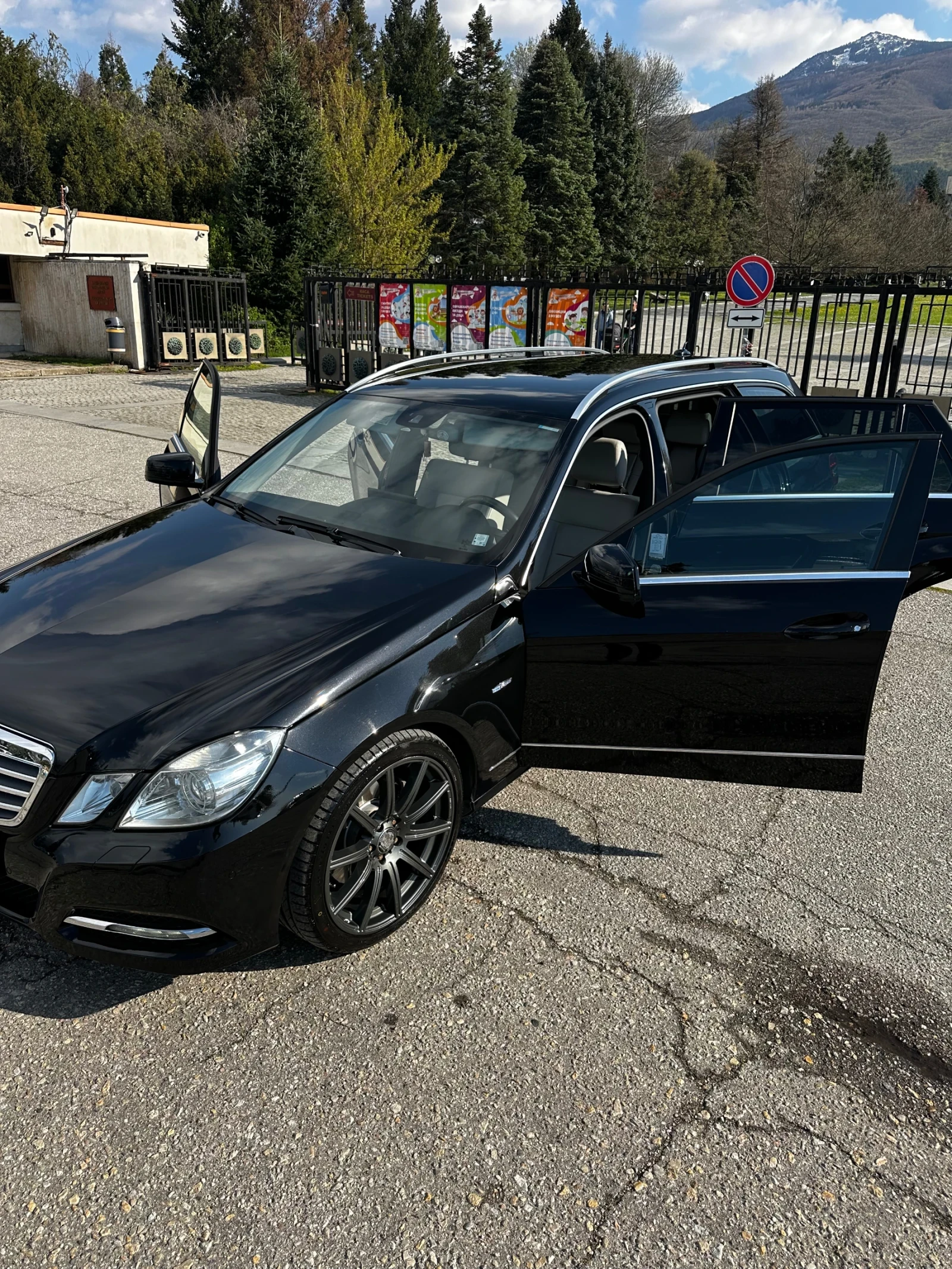 Mercedes-Benz E 350 4x4; CarPlay; Pre-Safe; V6, снимка 2 - Автомобили и джипове - 54238651