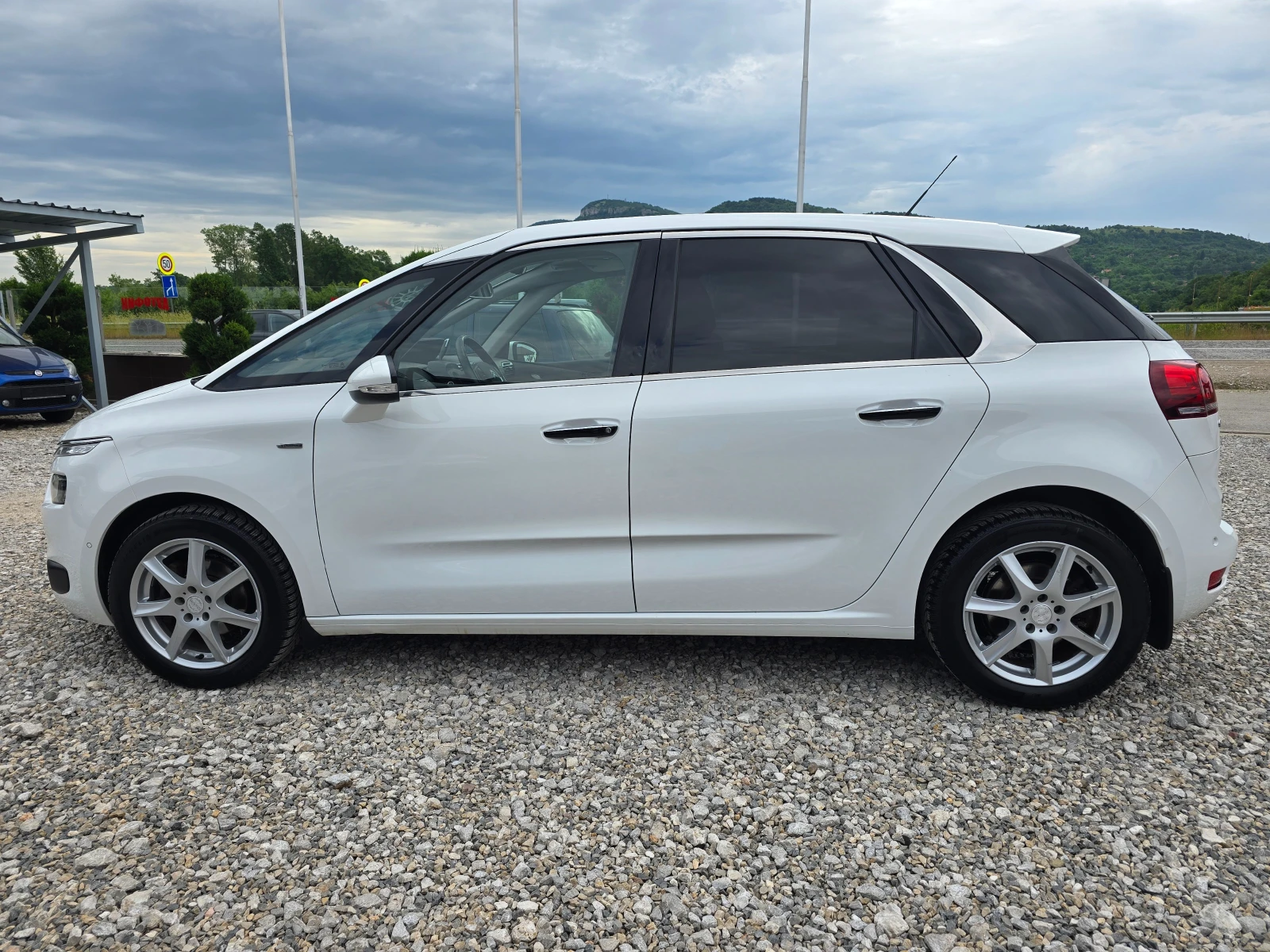 Citroen C4 Picasso 1, 61.6 BLUE  HDI 120кс.   ! ! ! ЕВРО 6 !! АВТОМАТ, снимка 2 - Автомобили и джипове - 54805920