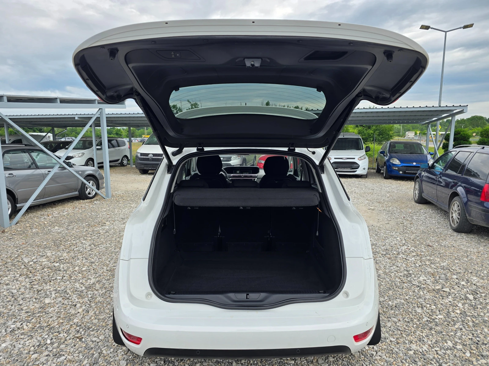 Citroen C4 Picasso 1, 61.6 BLUE  HDI 120кс.   ! ! ! ЕВРО 6 !! АВТОМАТ, снимка 14 - Автомобили и джипове - 54805920