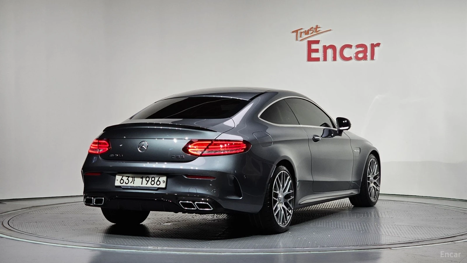 Mercedes-Benz C 63 AMG COUPE* ПОДГРЕВ* BURM* PANO* 360* HUD* АВТОКРЕДИТ, снимка 2 - Автомобили и джипове - 55584084