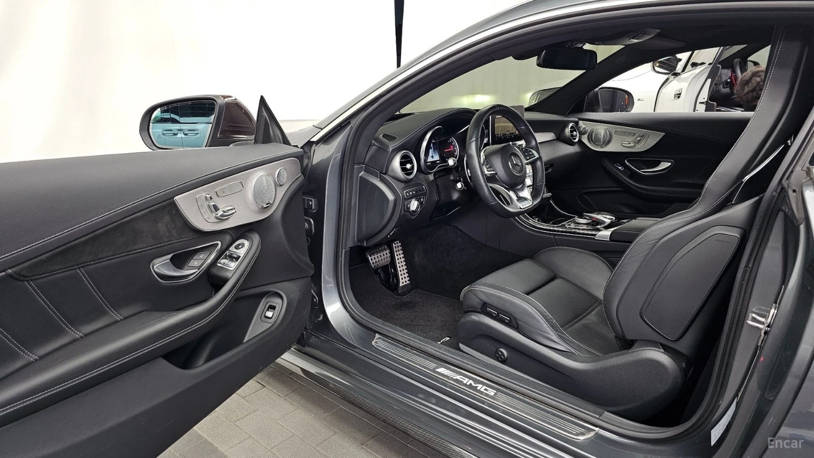 Mercedes-Benz C 63 AMG COUPE* ПОДГРЕВ* BURM* PANO* 360* HUD* АВТОКРЕДИТ, снимка 9 - Автомобили и джипове - 55584084