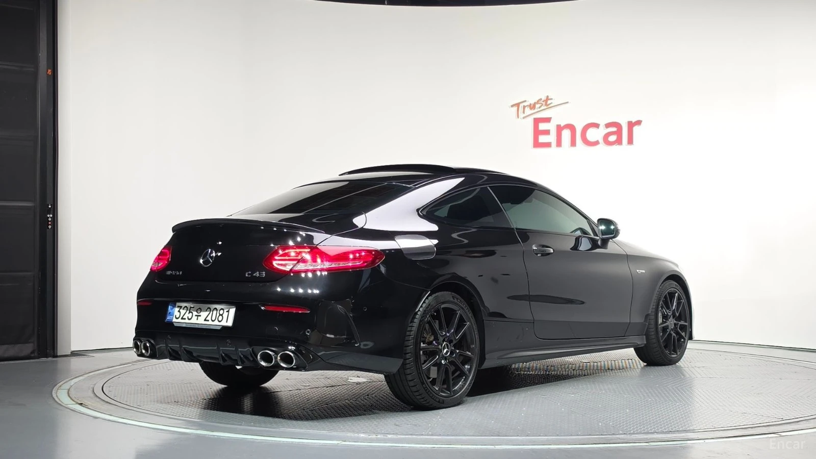 Mercedes-Benz C 43 AMG 4MATIC* КОЖА* ПОДГРЕВ* ОБДУХВ* BURMASTER* PANO* 36, снимка 2 - Автомобили и джипове - 55614015