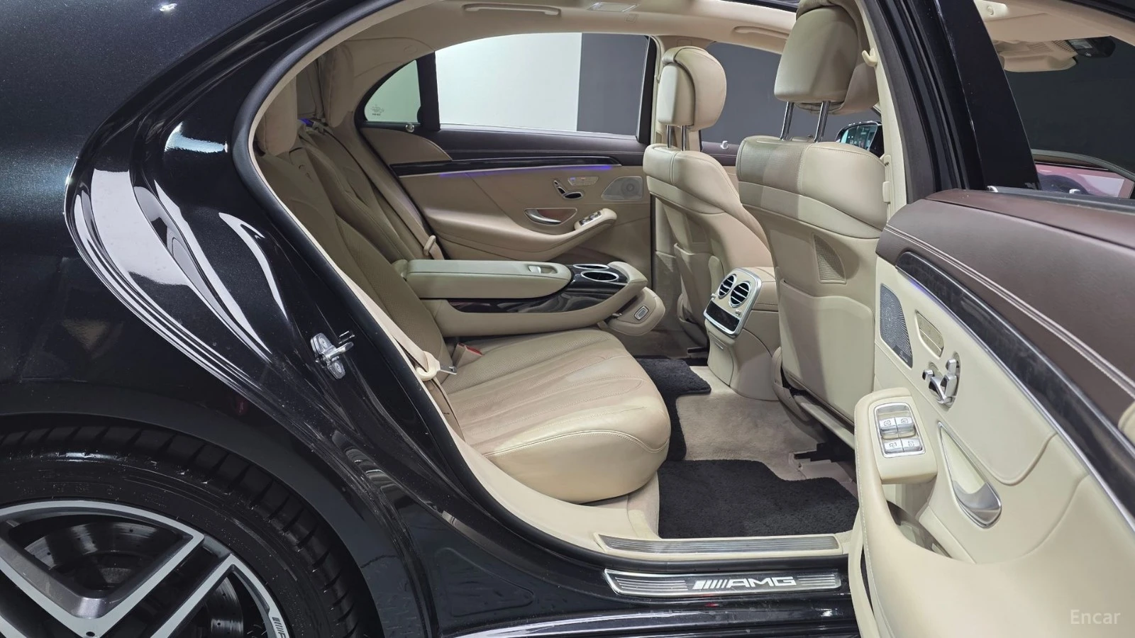 Mercedes-Benz S 63 AMG 4MATIC* DISTRONIC* 360* МАСАЖИ* ОБДУХ* HUD* BURMES, снимка 9 - Автомобили и джипове - 55689656