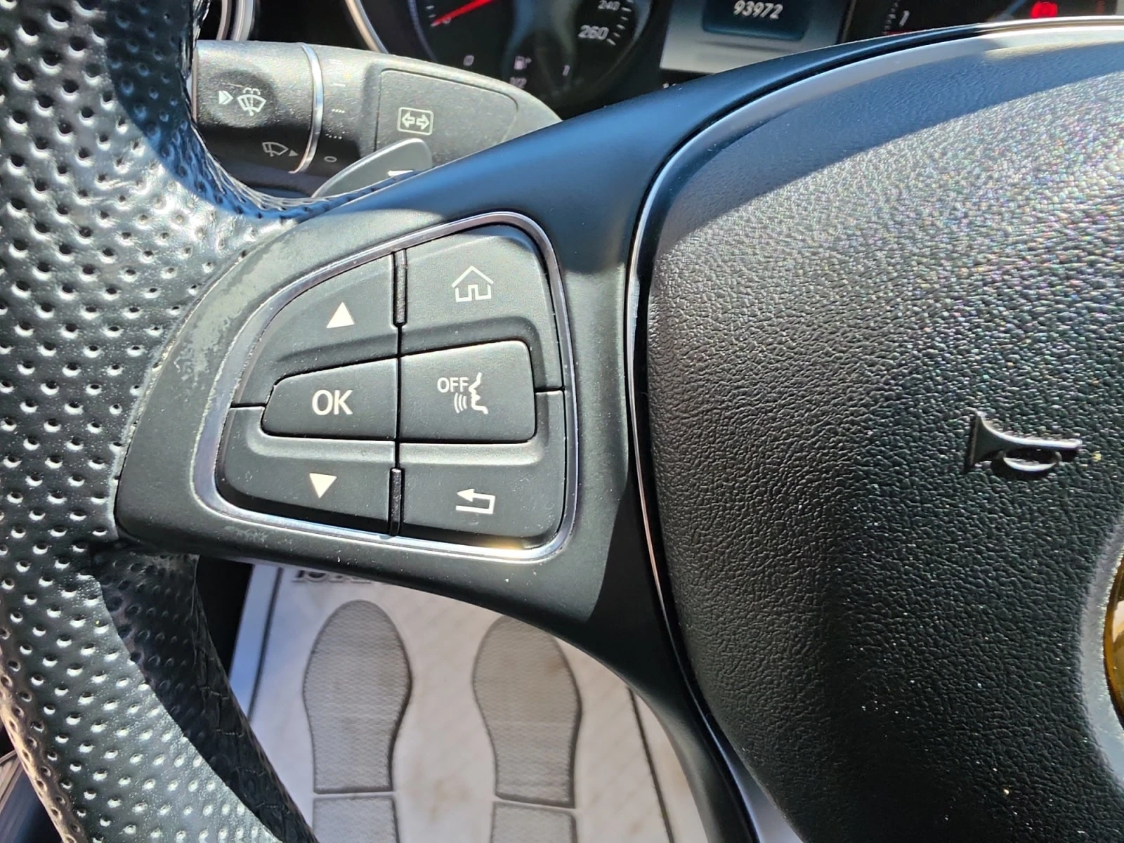 Mercedes-Benz C 300 * CARFAX * ОПЦИЯ ЗА ФИНАНСИРАНЕ * , снимка 17 - Автомобили и джипове - 55831033