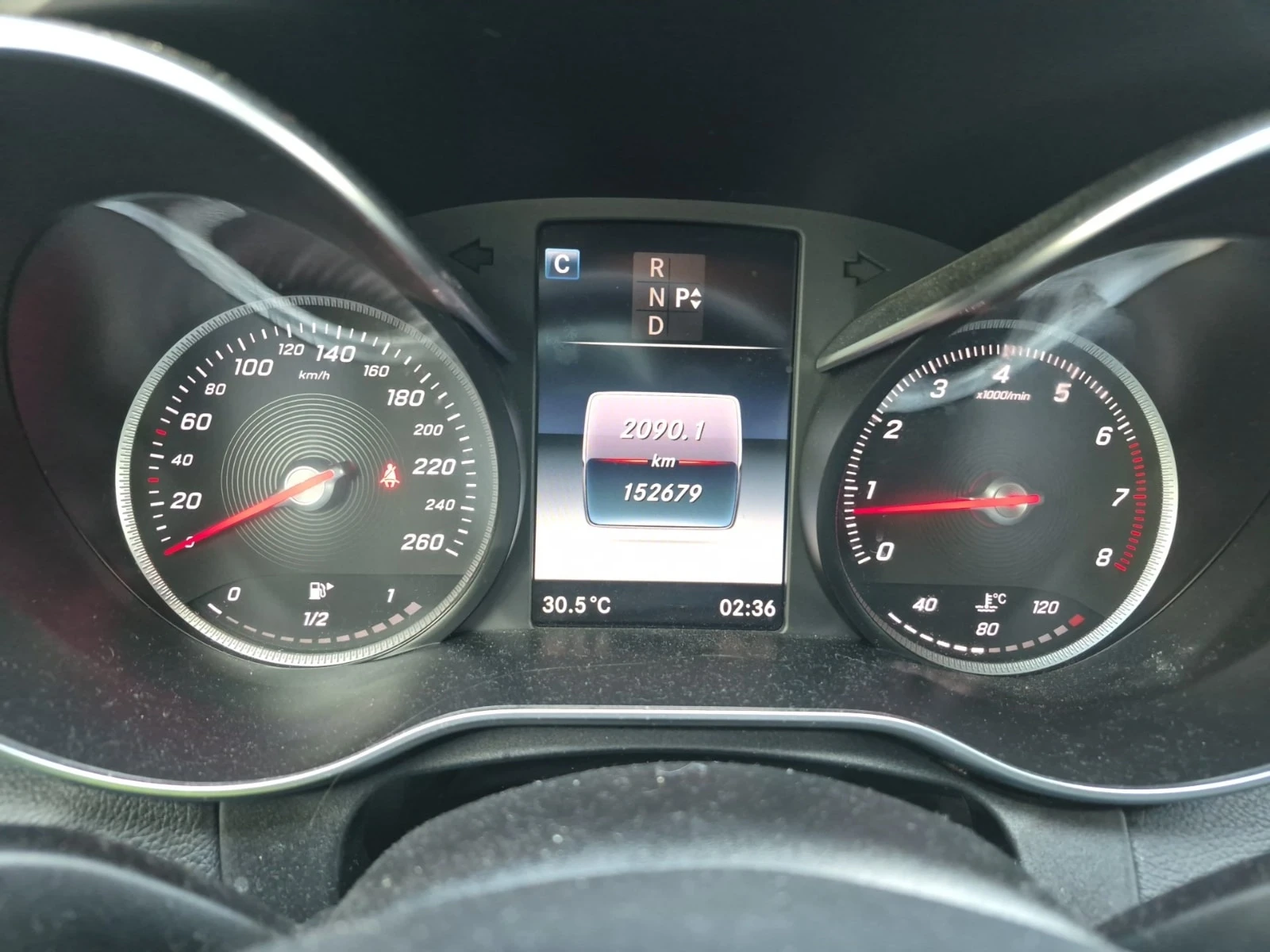 Mercedes-Benz C 300 * CARFAX * АМГ ПАКЕТ * 360 КАМЕРА * ПАНОРАМА, снимка 8 - Автомобили и джипове - 55931759