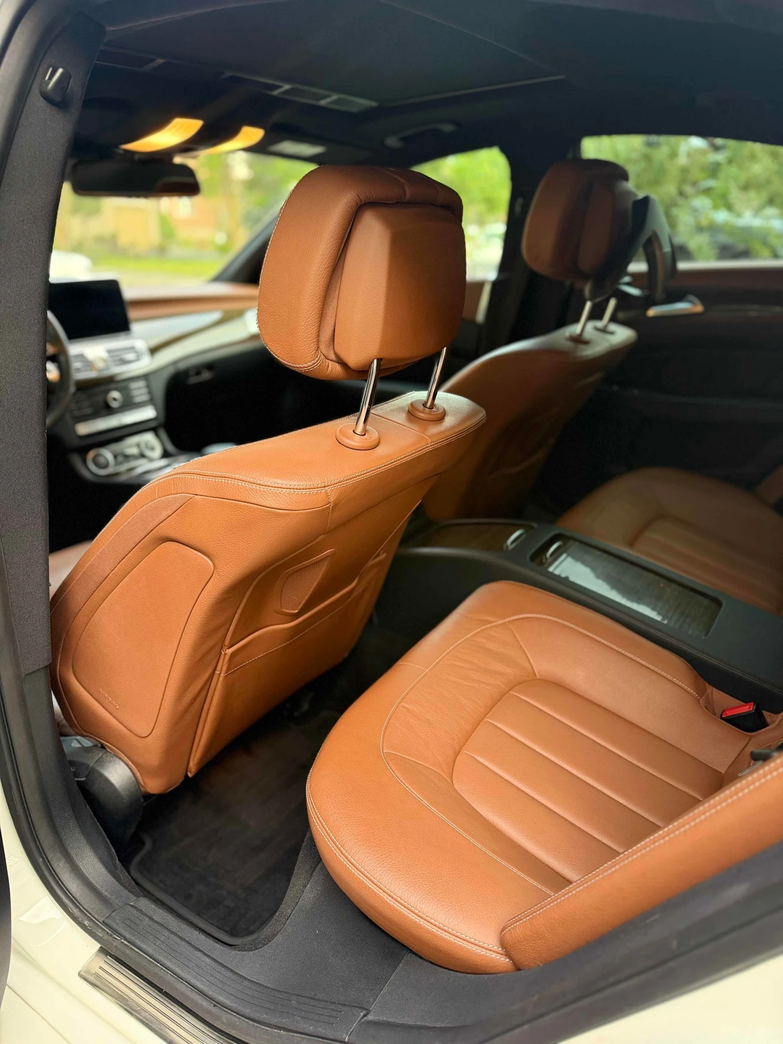 Mercedes-Benz CLS 550 * CARFAX * ПОДГРЕВ* ОБДУХВАНЕ * АВТОКРЕДИТ * , снимка 10 - Автомобили и джипове - 55975969