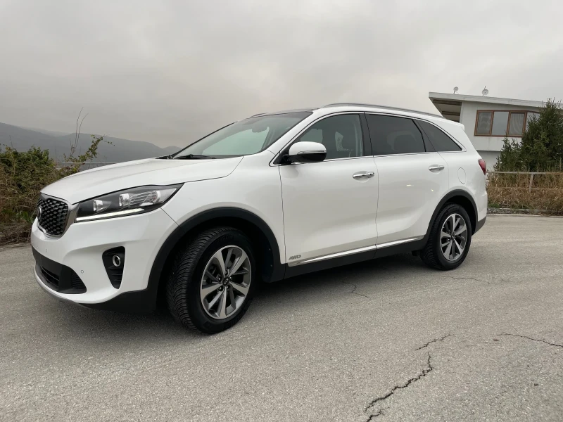 Kia Sorento Панорама, Камера, Кейлес, Дистроник.6+ 1места, снимка 4 - Автомобили и джипове - 47984028