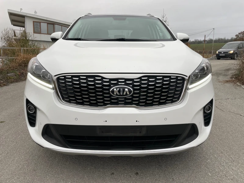 Kia Sorento Панорама, Камера, Кейлес, Дистроник.6+ 1места, снимка 2 - Автомобили и джипове - 47984028