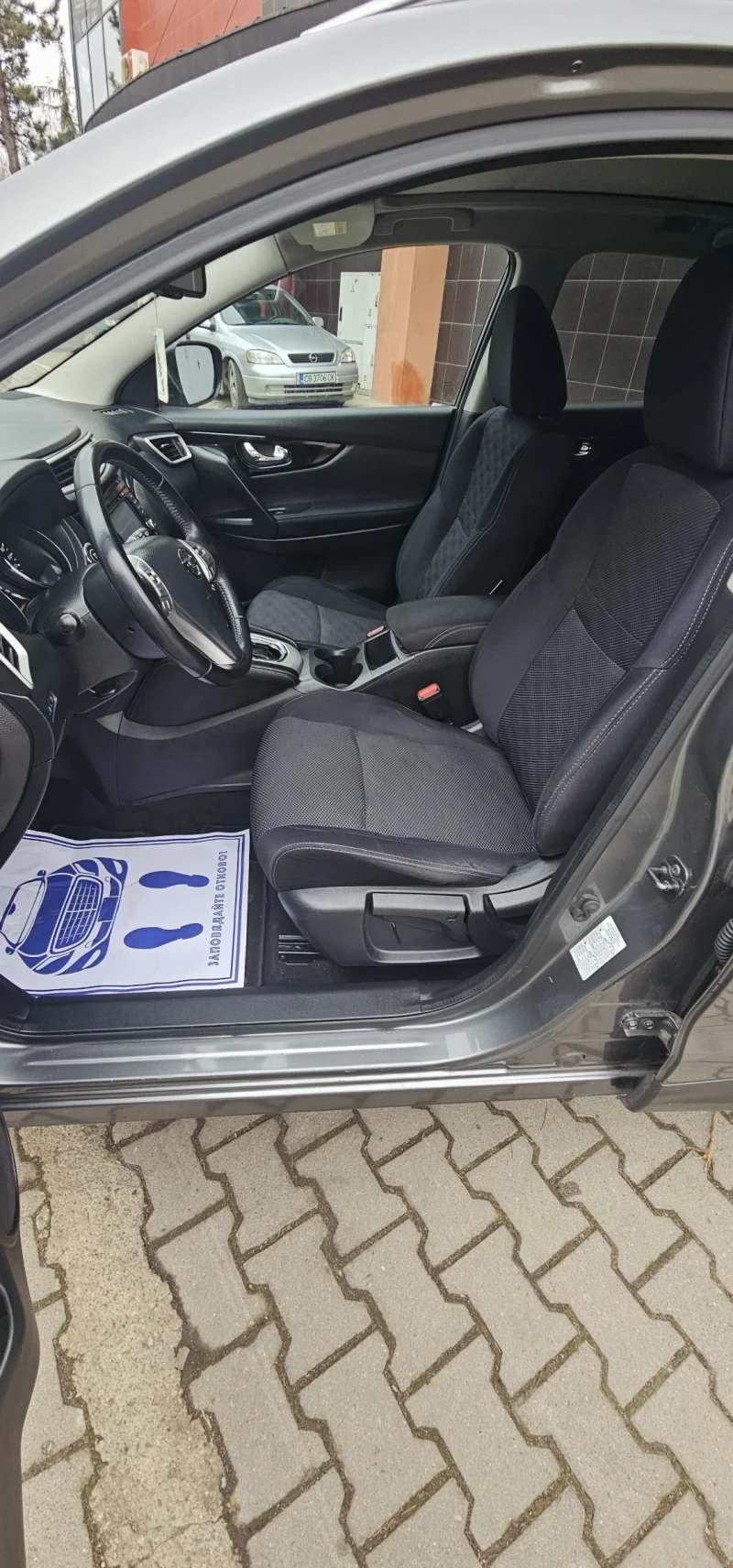 Nissan Qashqai 1.2T/115p.s 2017, снимка 10 - Автомобили и джипове - 49340515