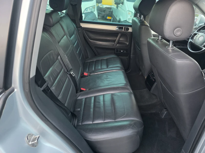 VW Touareg 3.0TDI, снимка 14 - Автомобили и джипове - 51816023