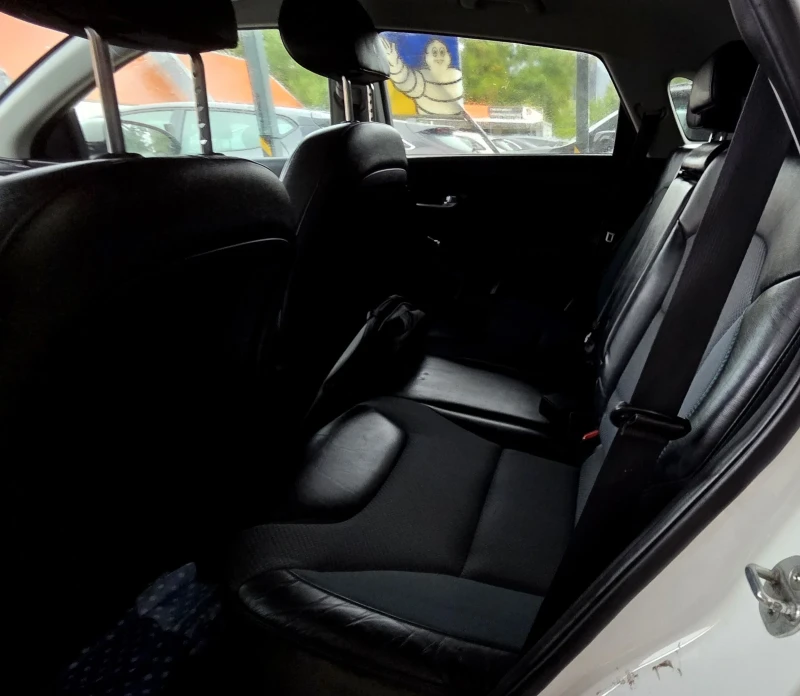 Kia Niro 64KWh/SOH100%, снимка 9 - Автомобили и джипове - 51921454