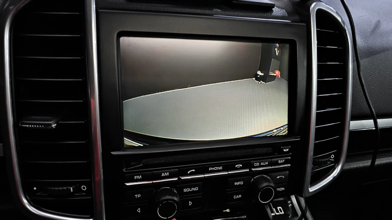 Porsche Cayenne 3.0, снимка 15 - Автомобили и джипове - 52015492