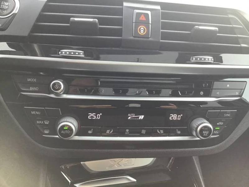 BMW X3 * xDrive30i Sports Activity Vehicle * CARFAX * БЕЗ, снимка 16 - Автомобили и джипове - 52819343