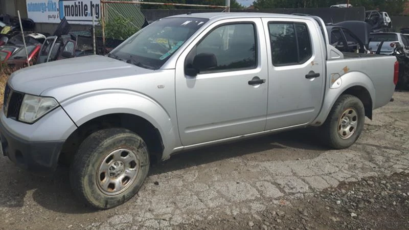 Nissan Navara 2.5dci, снимка 2 - Автомобили и джипове - 15033699